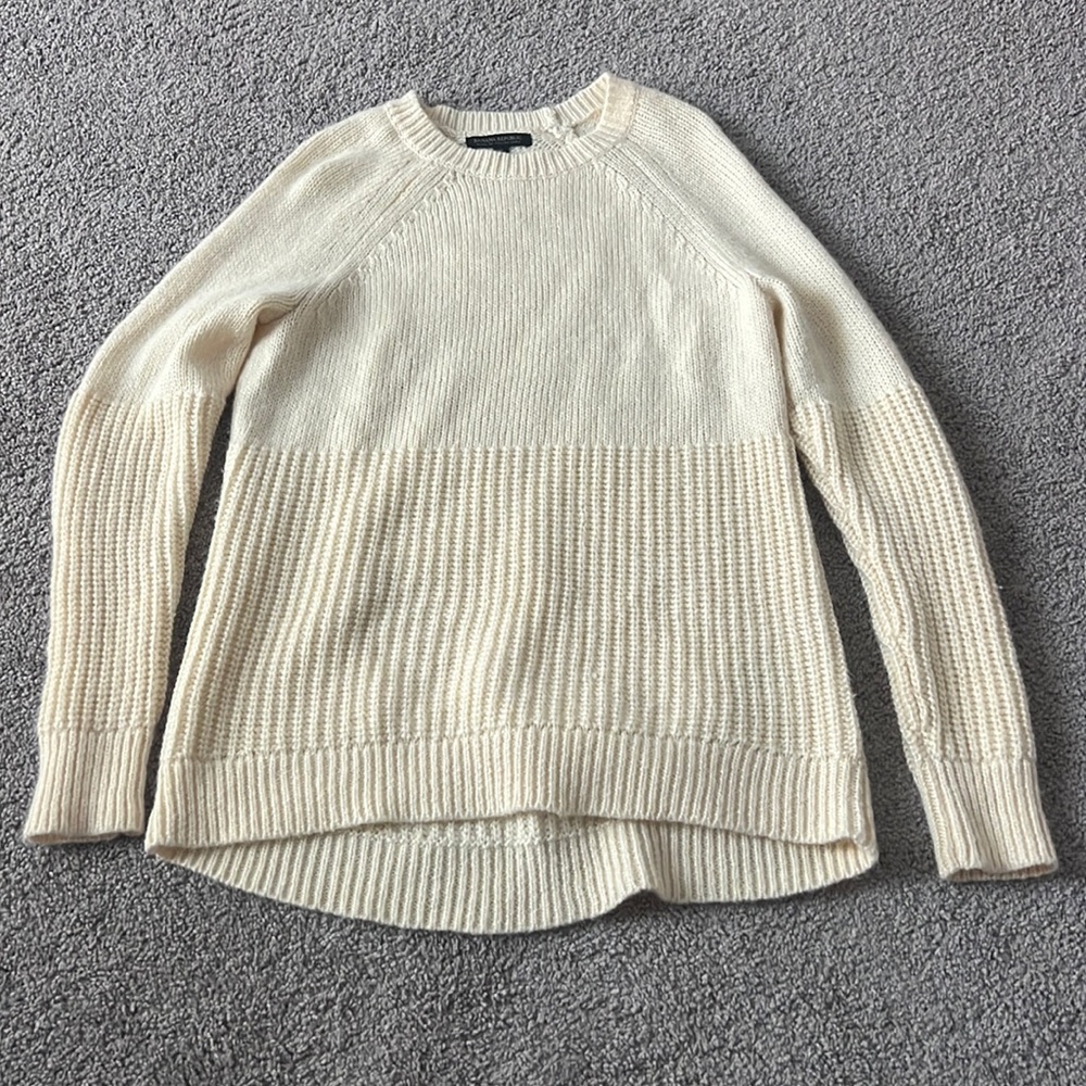 Banana Republic Cream Sweater - Size Medium -Like New